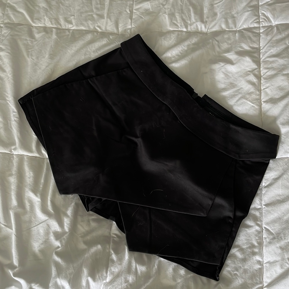 🖤 Talula by Artizia Black Skort